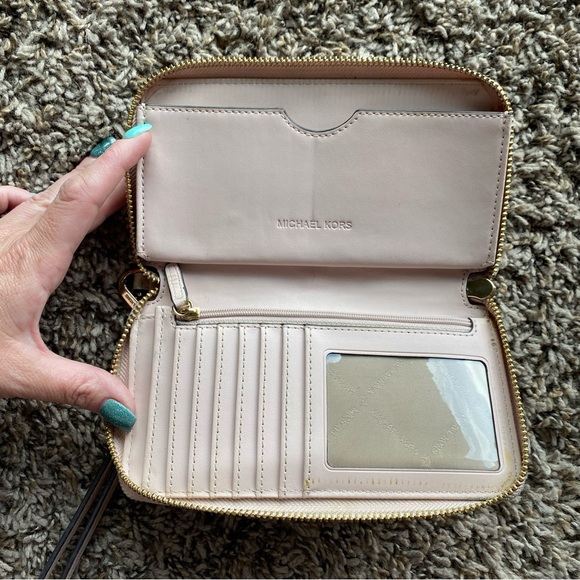Michael Kors Jet Set Multifunction Phone Wristlet Pebbled Leather Powder Blush - Picture 5 of 8